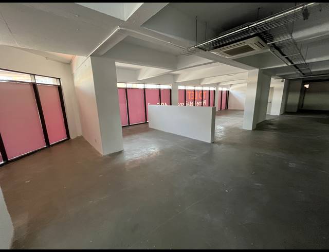 496M² BUSINESS TO LET IN WOODSTOCK